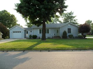 3 Chapel Dr, Collinsville, IL
