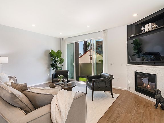 5th image of 1621 S Bedford St #B