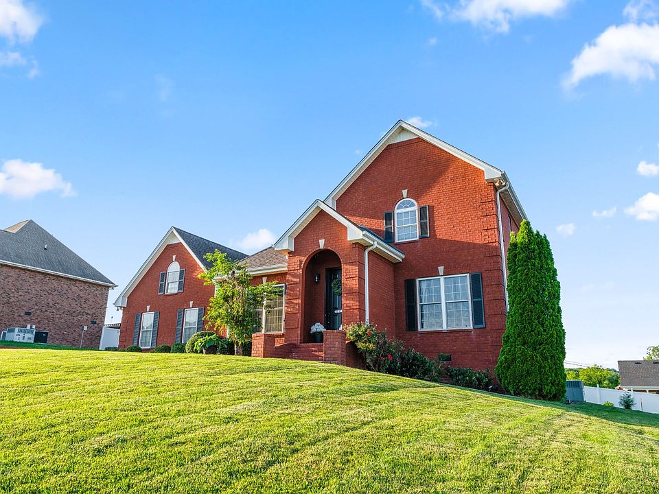 1st image of 117 Pin Oak Dr