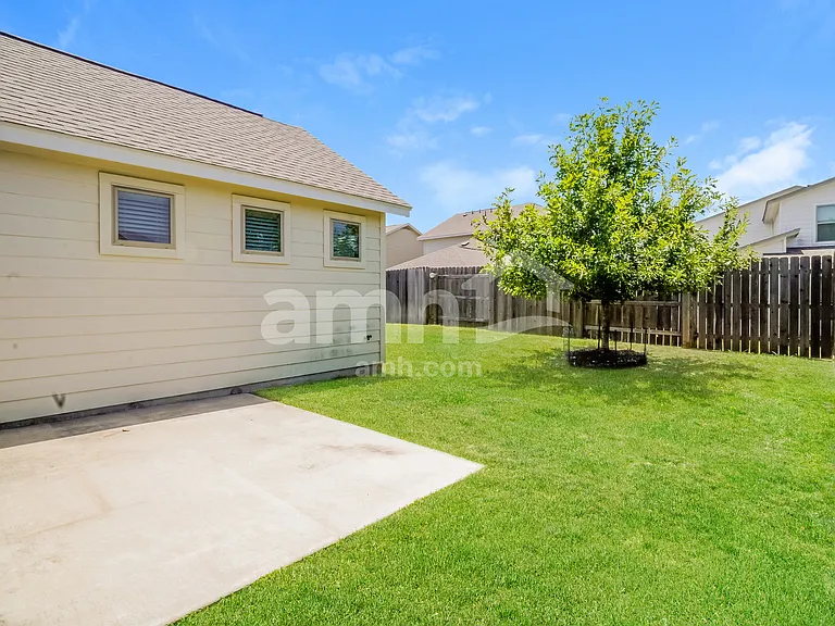 8105 Cottage Rose Dr — Photo 14