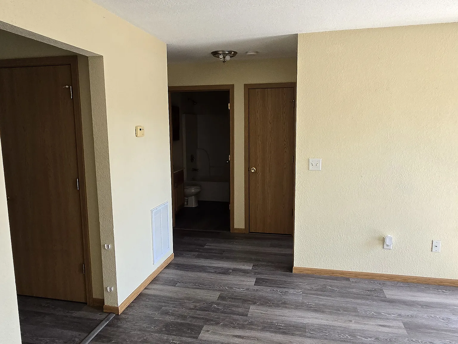 2 bed, 800 sqft, $900 — Photo 4