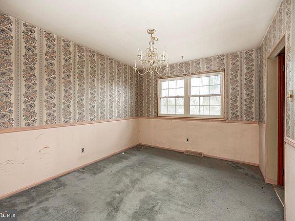 5th image of 99 Glouchester Ct