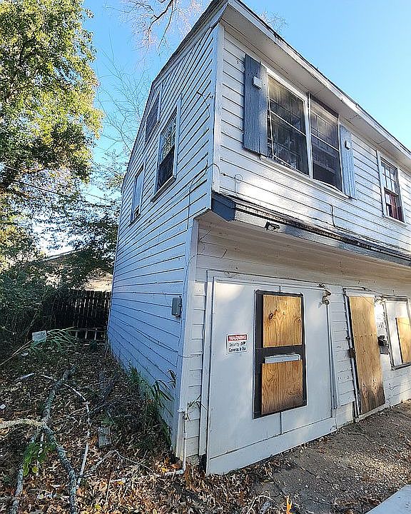 2nd image of 130 E Boulevard St