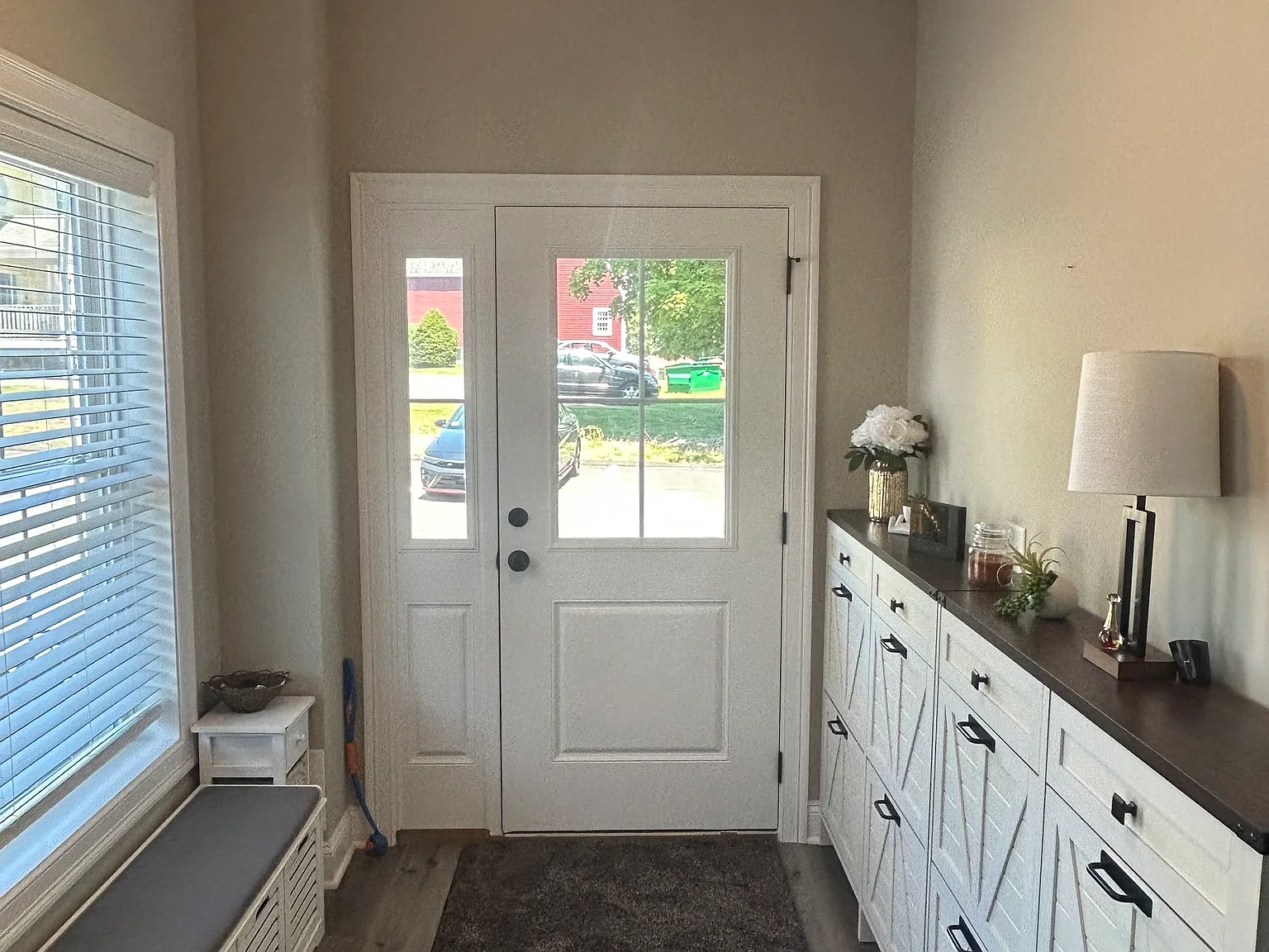 2 bed, 2.5 bath, 1972 sqft, $3,500 — Photo 2