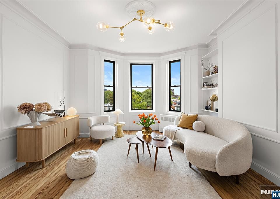 1st image of 1110 Park Ave APT 5L