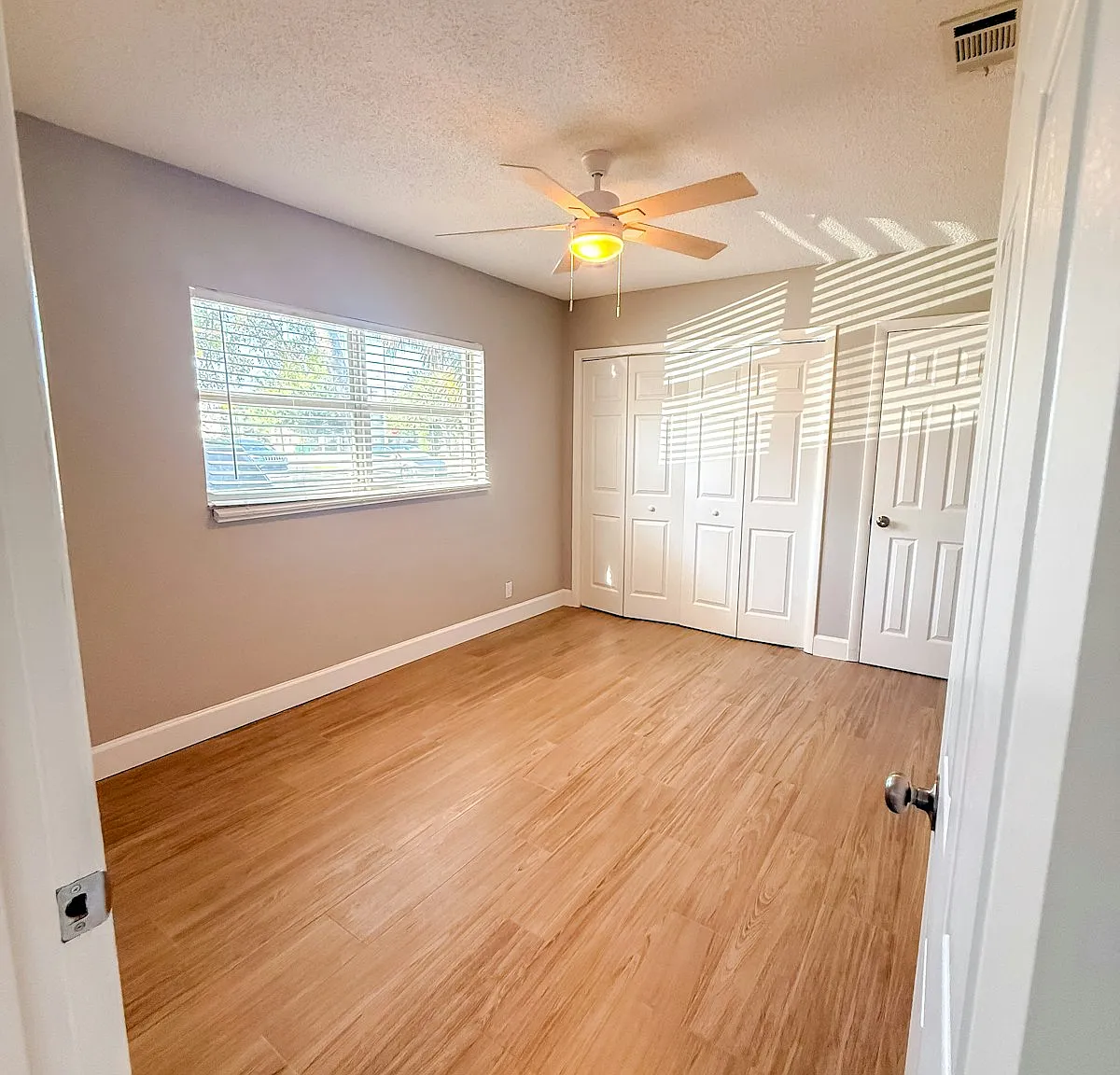 225 Danube Avenue, Unit 4 — Photo 2