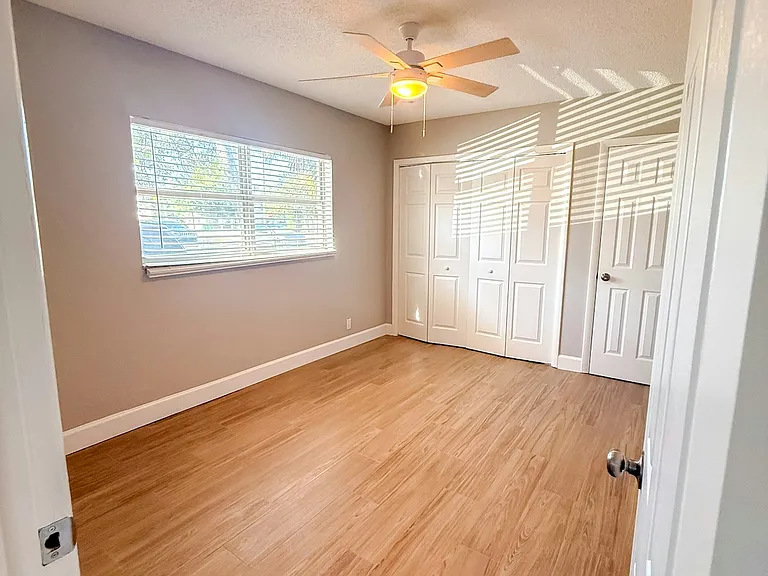 225 Danube Ave #4 — Photo 2