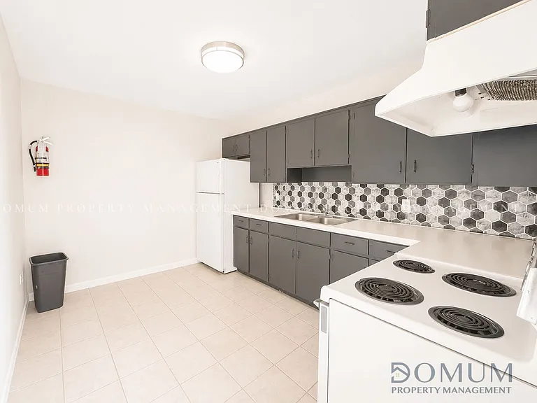 1811 Perkins Ave #4 — Photo 1