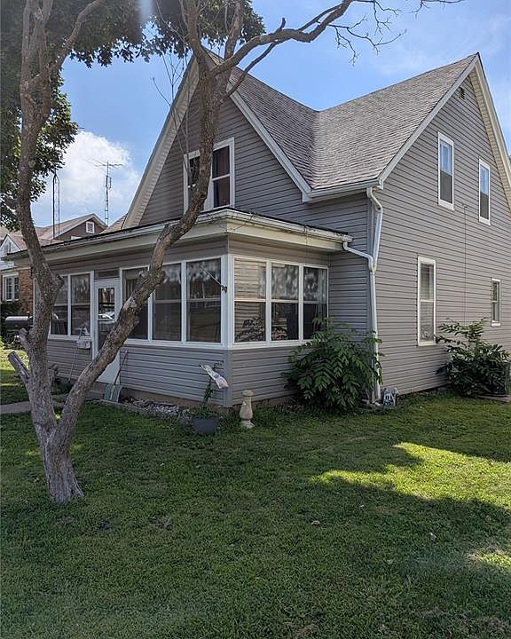 2nd image of 1717 High St