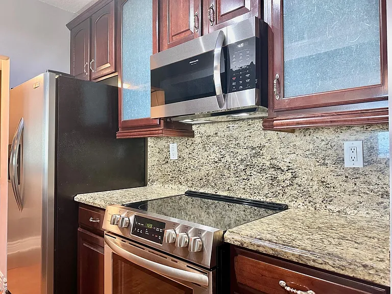 3020 NE 32nd Ave #1003 — Photo 10