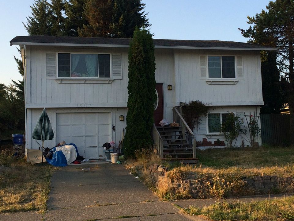 1st image of 1507 S 92nd St