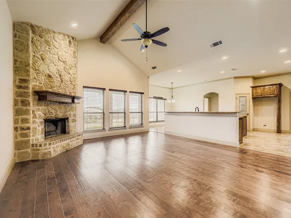 117 Deer Grove Trl, Azle, TX 76020