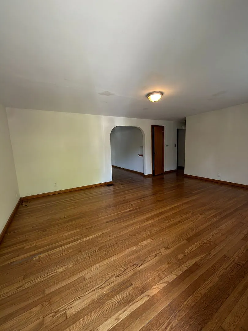 703 N Washington St — Photo 2