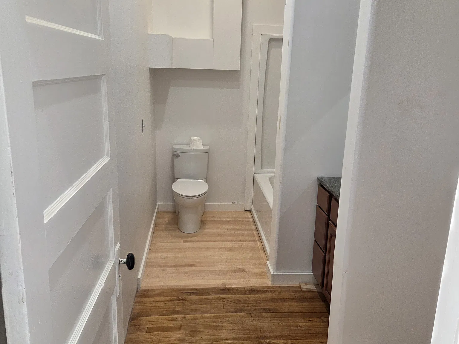 3 bed, 850 sqft, $2,200 — Photo 4