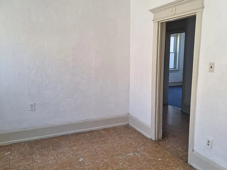 Lenox Apartments — Photo 12