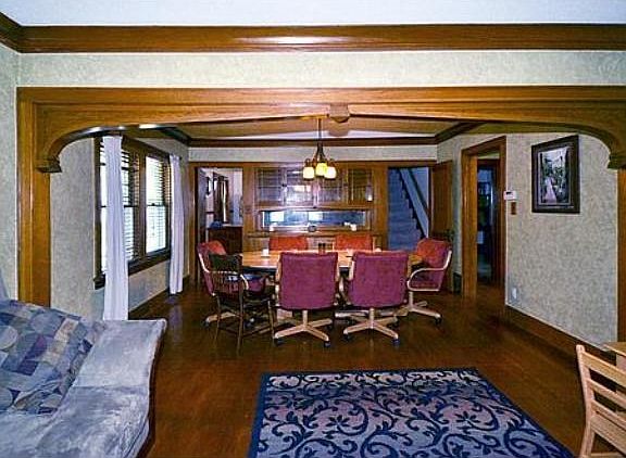 5th image of 1961 Hyacinth Ave E