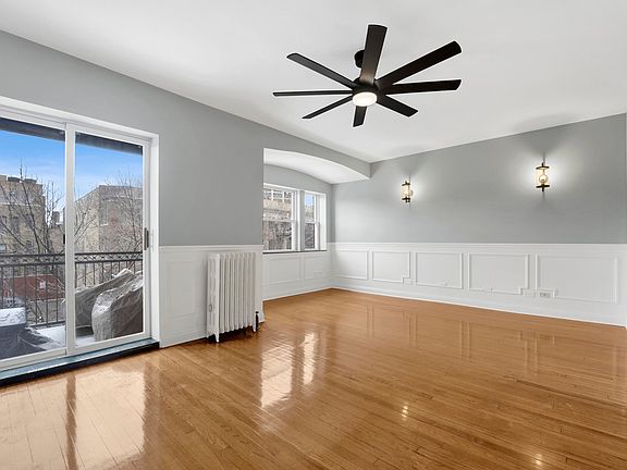 4th image of 851 W Belle Plaine Ave #2W