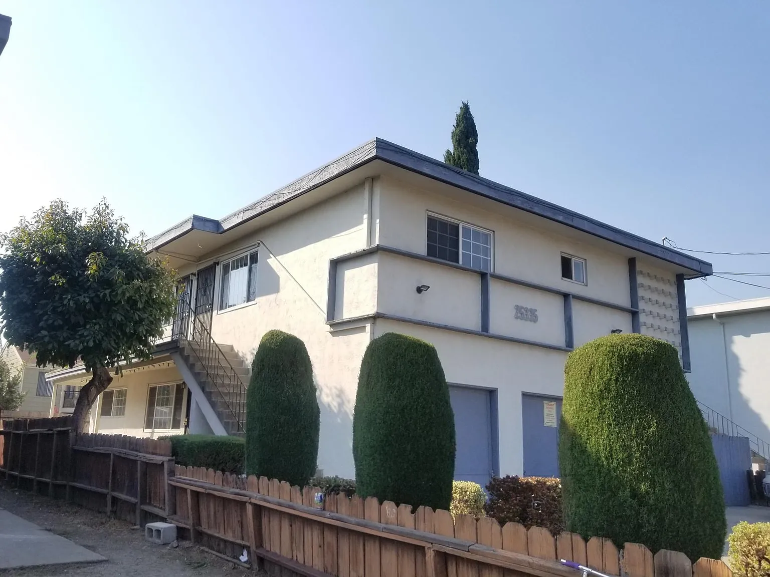 2 bed, 700 sqft, $2,200 — Photo 1