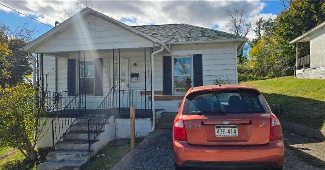 106 Stanley St photo 1