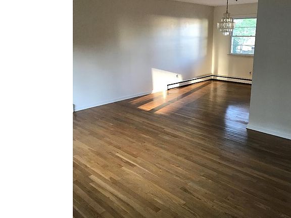 4th image of 2643 Whitman Dr