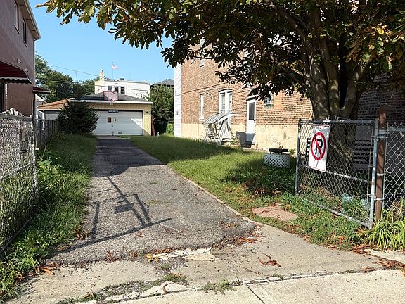 3rd image of 2842-46 S Quinn St