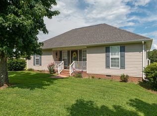 27 Ridgeline Dr, Fayetteville, TN 37334
