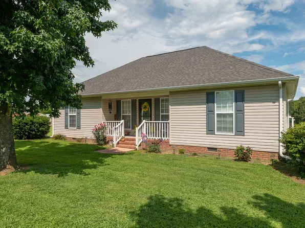 27 Ridgeline Dr, Fayetteville, TN 37334