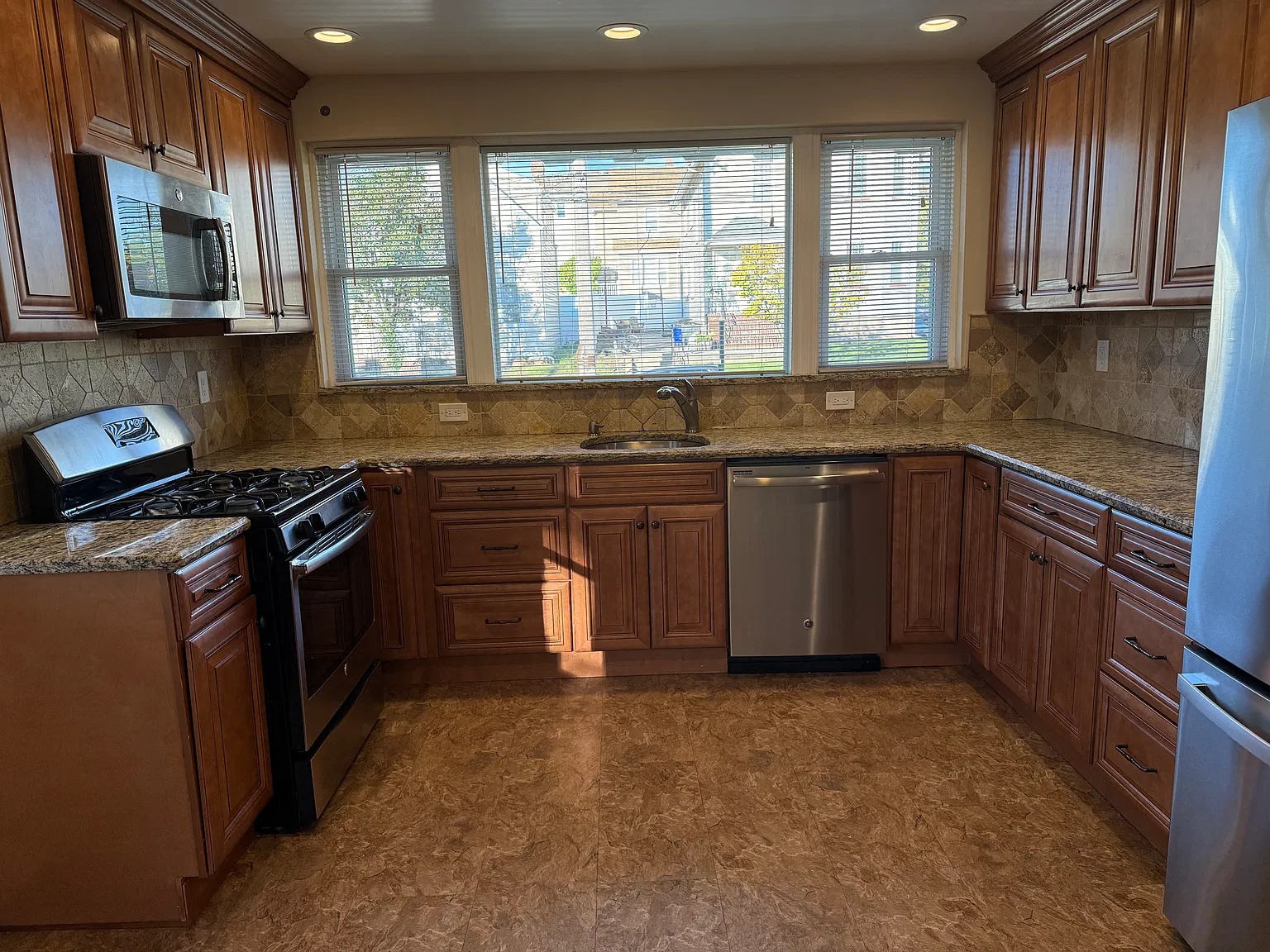 2 bed, $2,900 — Photo 4