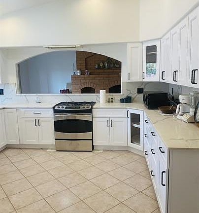2nd image of 9300 N Calle Loma Linda