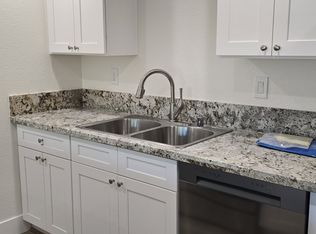 1427 Oak Ave, Davis, CA 95616