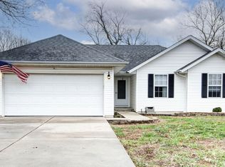 102 Arrowhead Road, Willard, MO 65781