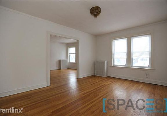 4th image of 1934 W Estes Ave