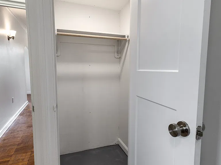 Marleigh Apartments — Photo 82
