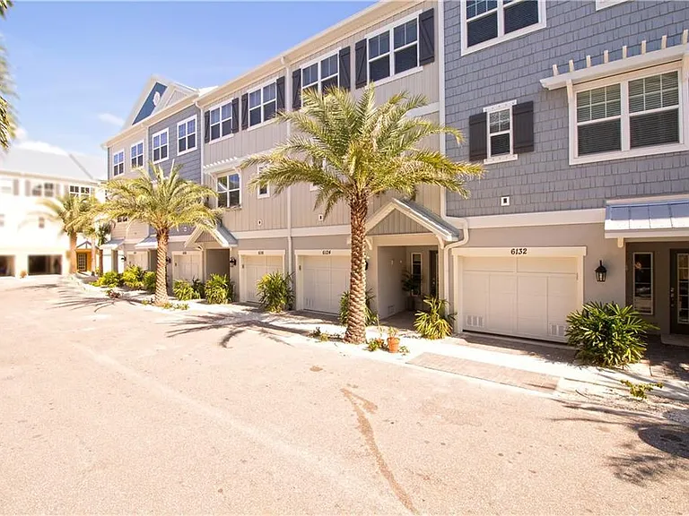 6124 Marina Cove Way S — Photo 2