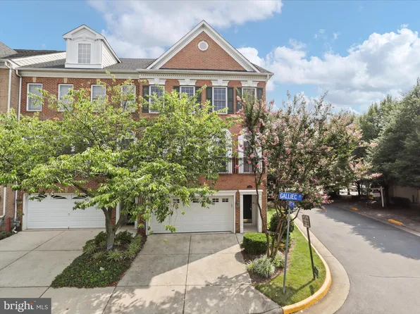 11465 Galliec St #34, Fairfax, VA 22030