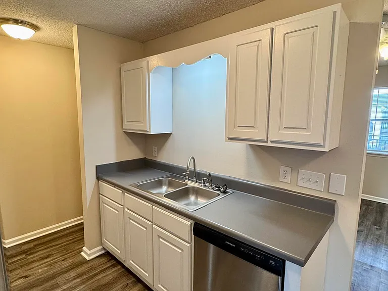 1293 Park West Dr #9 — Photo 9