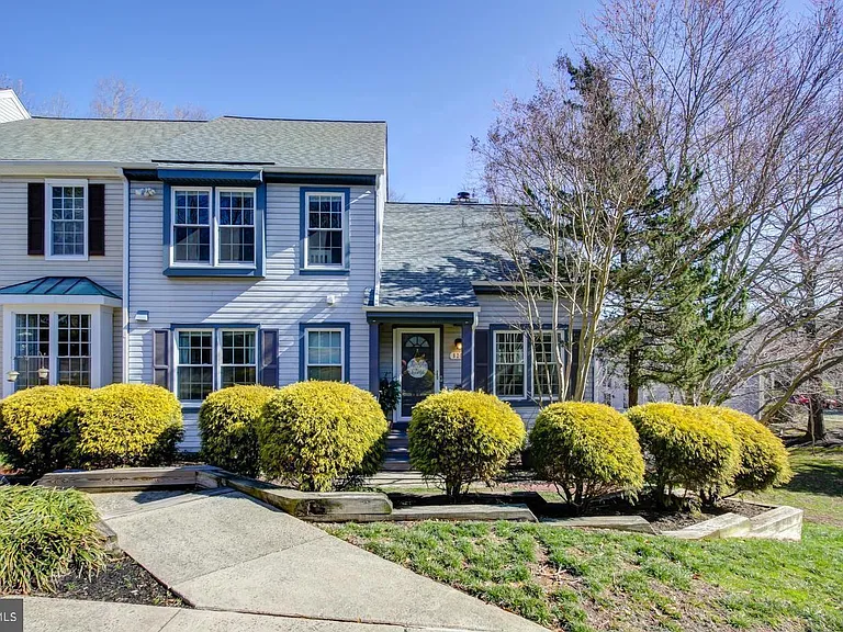 8200 Maple Ridge Ave — Photo 1