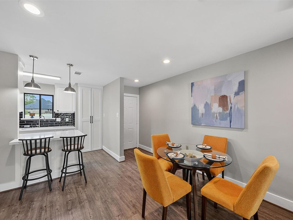 1st image of 12100 Melville Dr APT 606