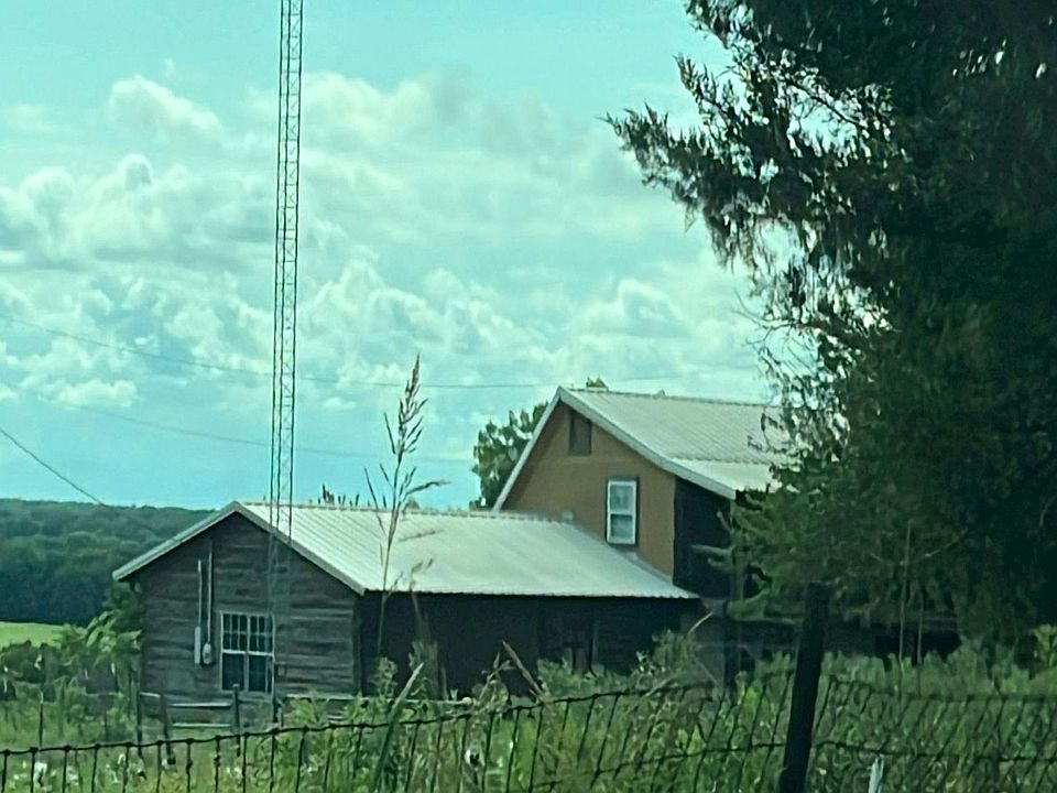 2nd image of 924 County Road 4246