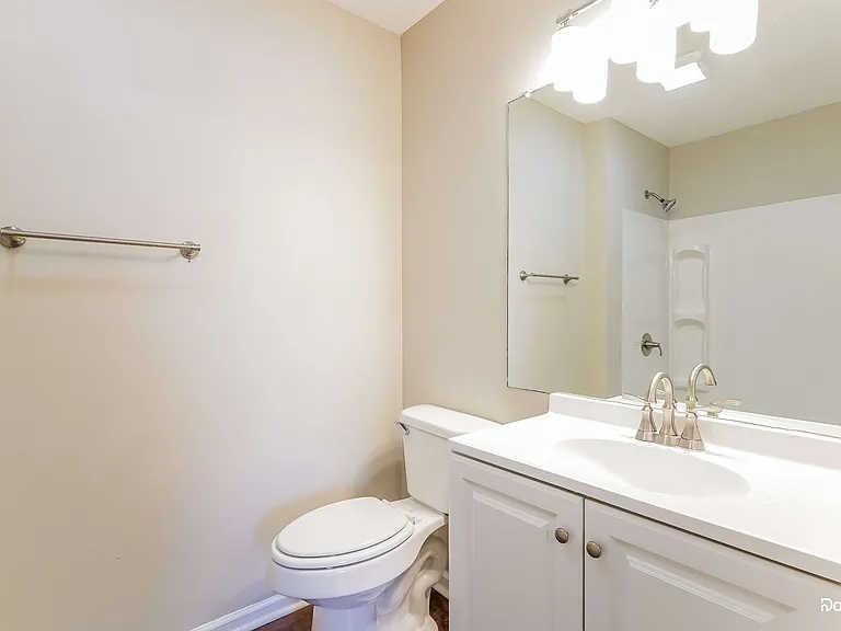 310 Reeves Ct — Photo 10