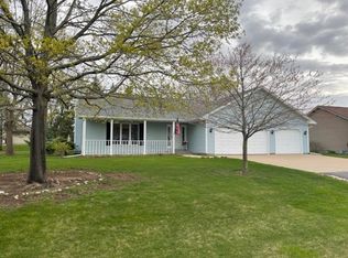 2857 Westmoor Rd, Oshkosh, WI 54904