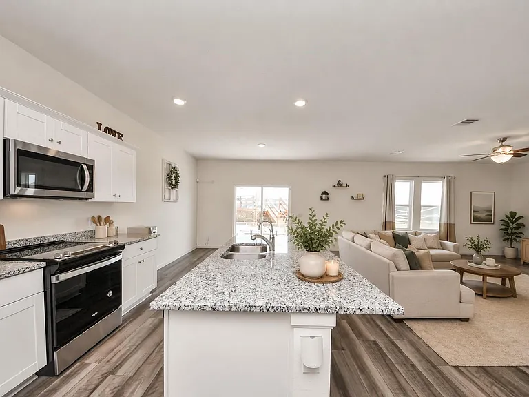 1021 Pin Cherry Ln — Photo 10