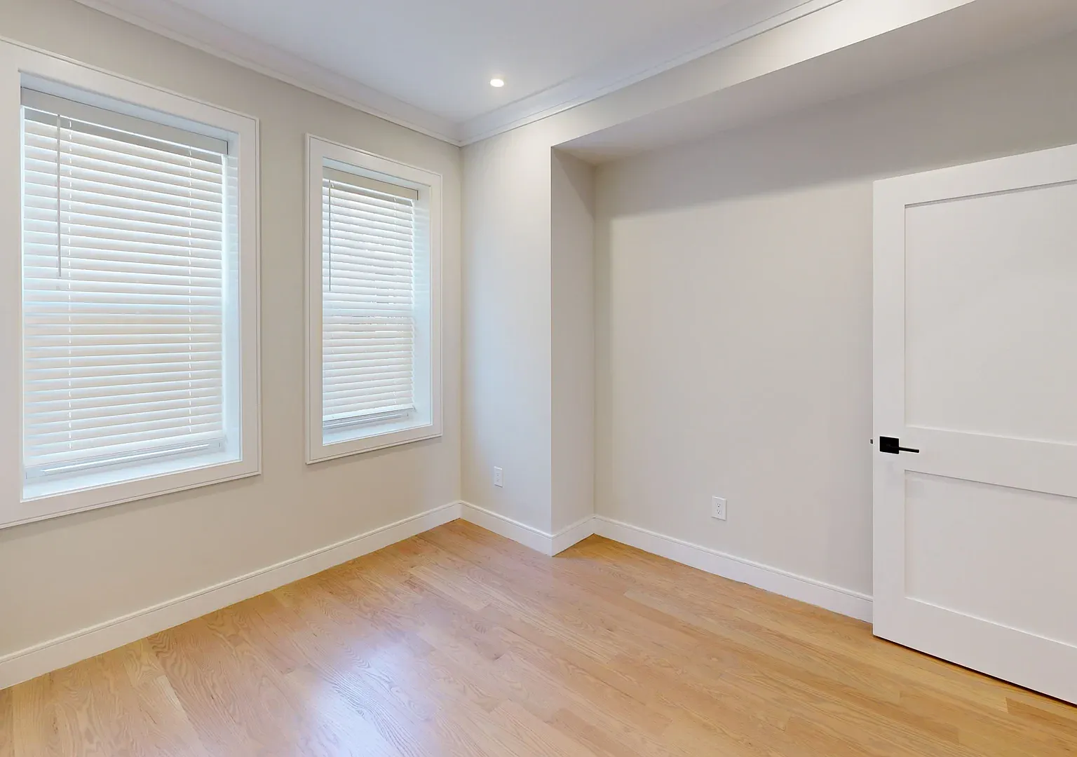 3 bed, $4,775 — Photo 4