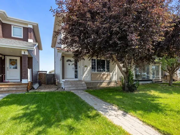 632 N Athabasca Ave, Wood Buffalo, AB T9J 1H8