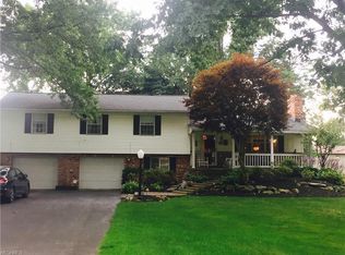 7080 Pine Grove Dr, Hubbard, OH 44425