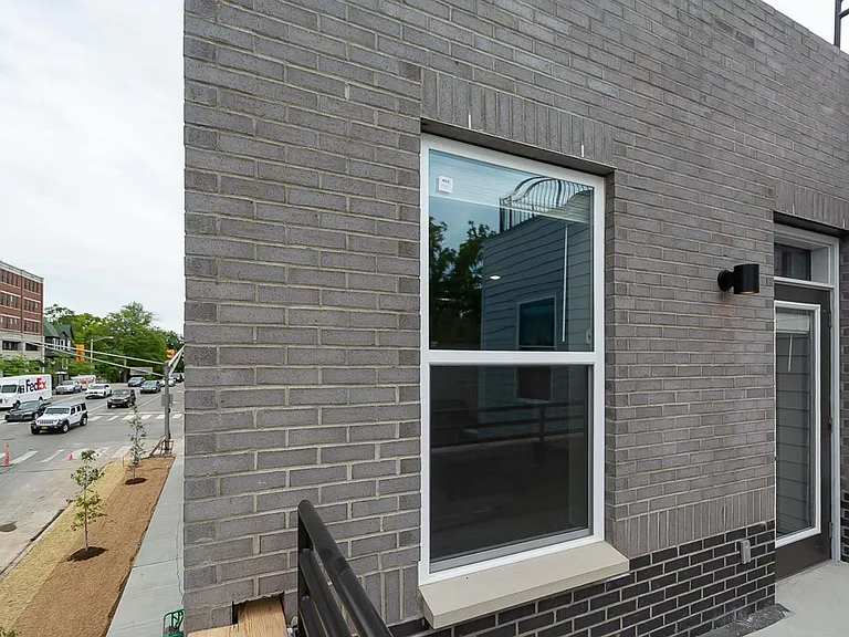 The Bentley Apartments — Photo 63