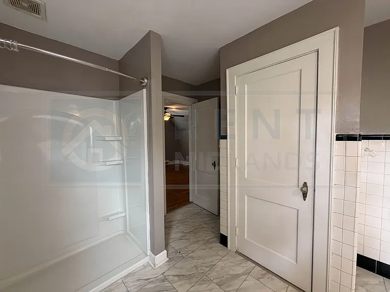 3925 Rosewood Dr — Photo 15