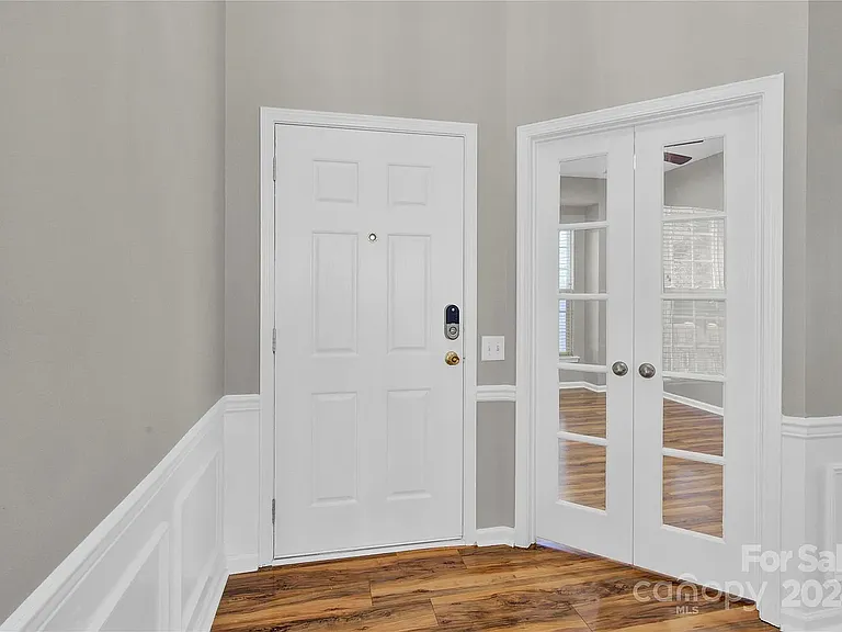 11239 Cypress View Dr — Photo 4