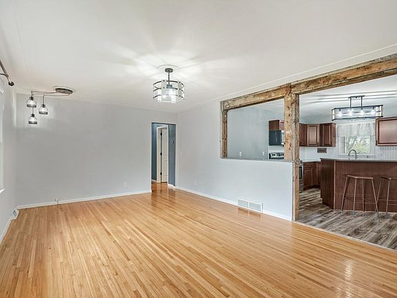 4th image of 24109 Hogan Ave