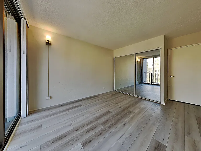 455 Eddy St — Photo 4